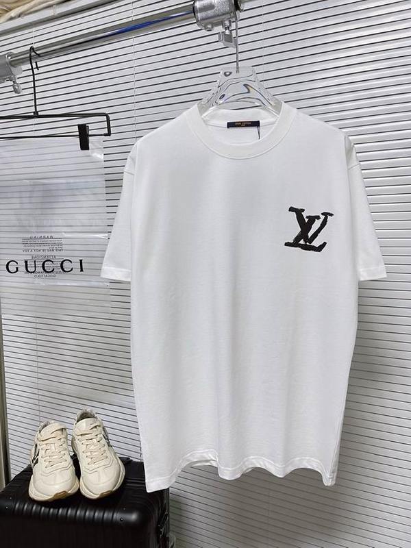 Louis Vuitton Men's T-shirts 246